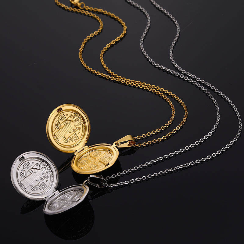 Collar de titanio con colgante clásico de San Benito