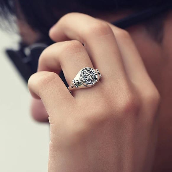 Anillo Ajustable Manos Orando