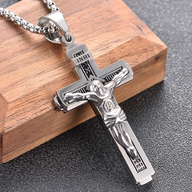 Collar de titanio con crucifijo de Jesús hecho a mano