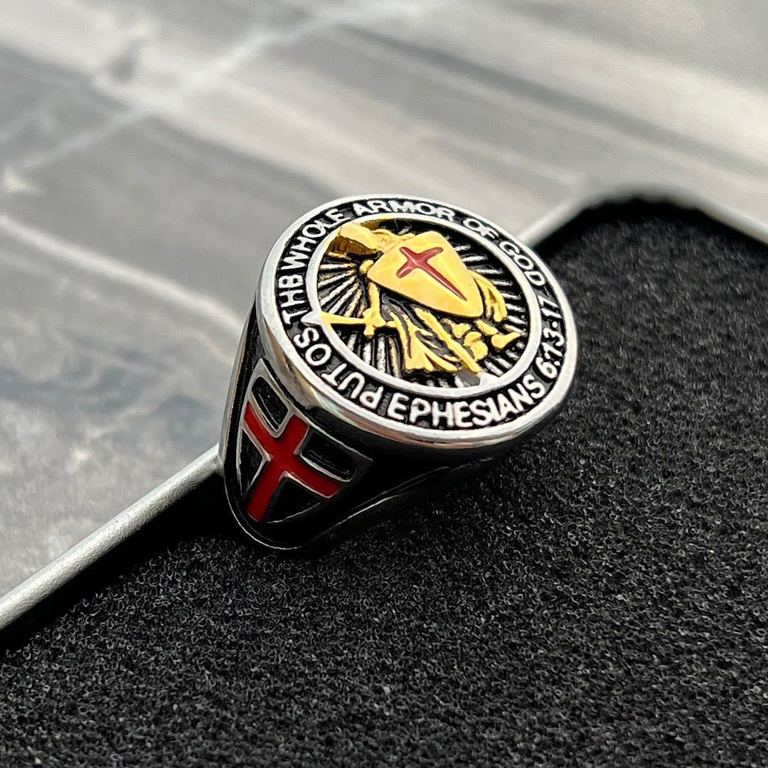 Anillo de titanio con escudo protector de armadura de caballero