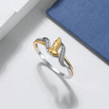 Anillo Manos Orando Oro y Plata