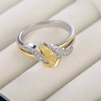 Anillo Manos Orando Oro y Plata