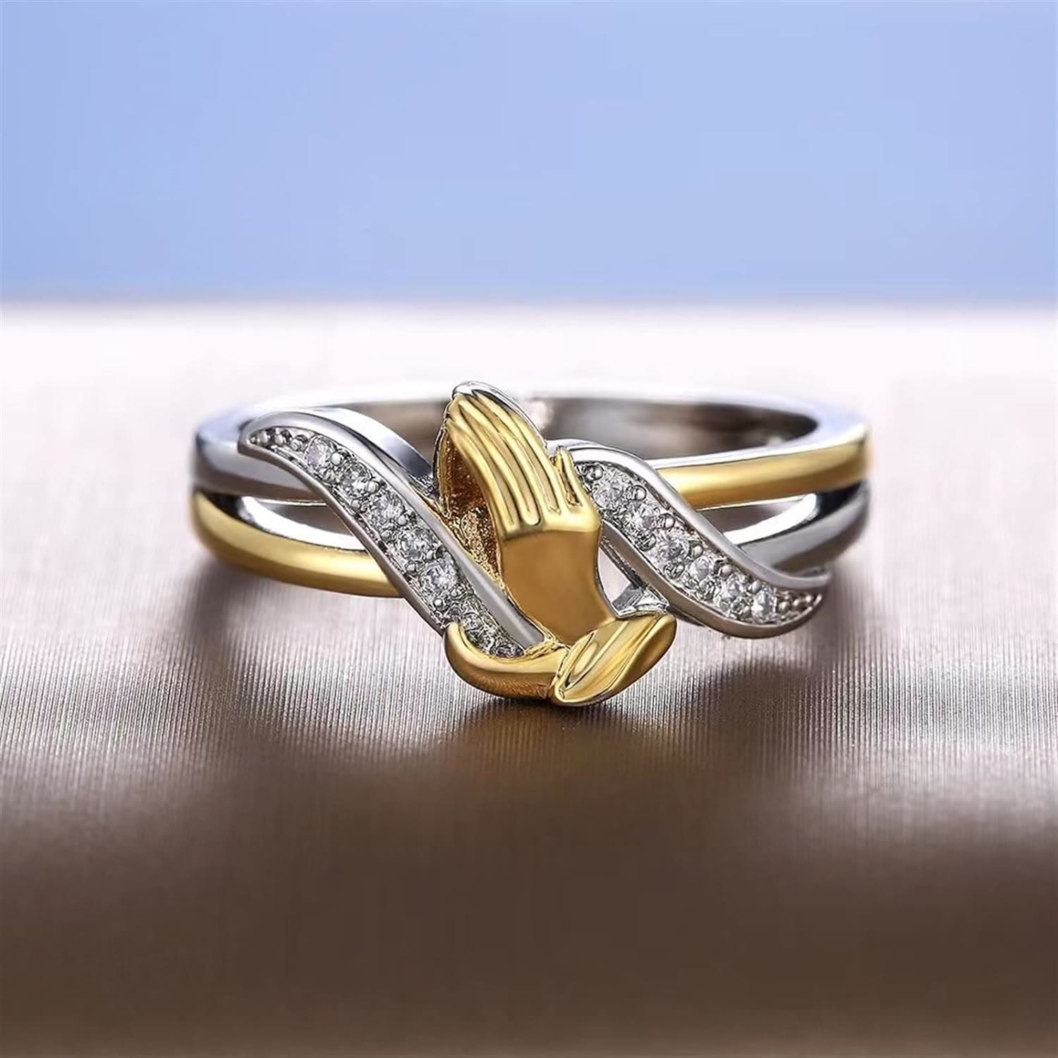 Anillo Manos Orando Oro y Plata
