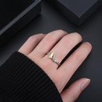 Anillo Manos Orando Oro y Plata