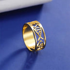 Anillo religioso de titanio con el esqueleto del pez de Jesús
