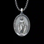 Collar con colgante de María en plata artesanal, joyería religiosa