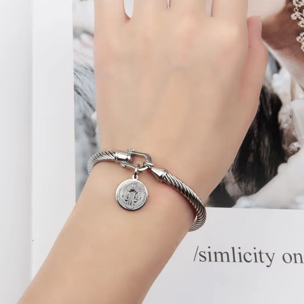 Pulsera Brazalete de Cable Trenzado de San Benito
