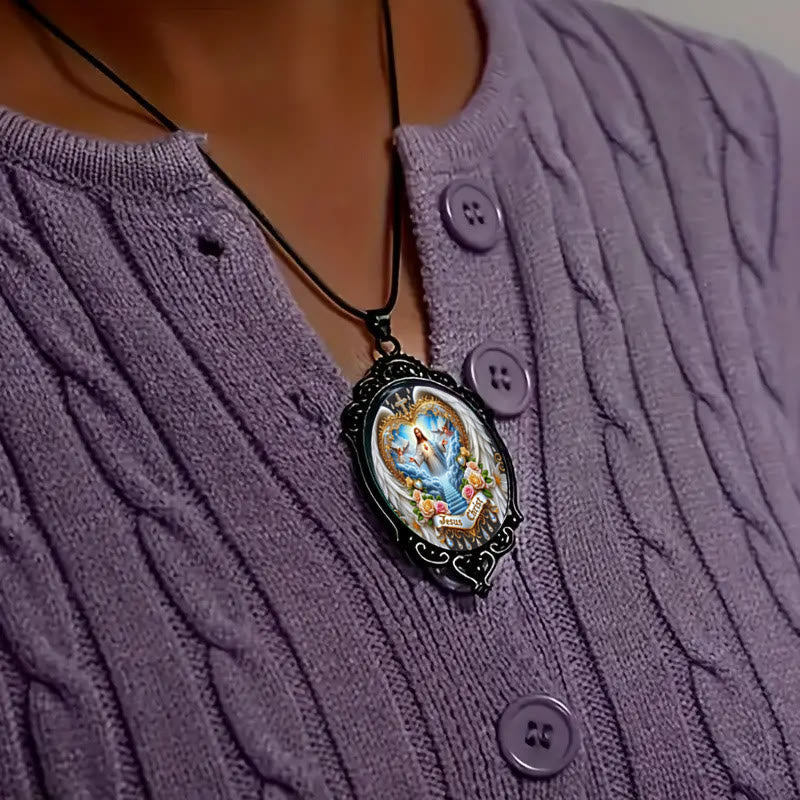 Collar colorido de Jesús Nuestro Padre con borde vintage estilo gótico