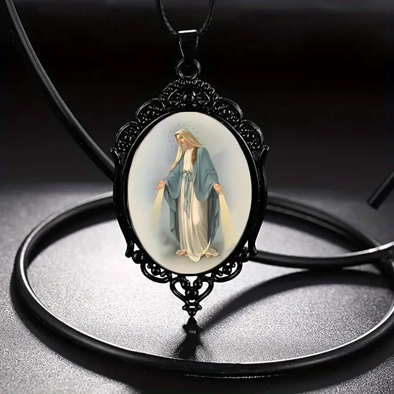 Collar de Nuestra Señora de Gracia con Borde Estilo Gótico Vintage