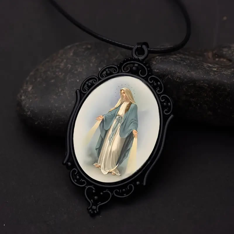 Collar de Nuestra Señora de Gracia con Borde Estilo Gótico Vintage