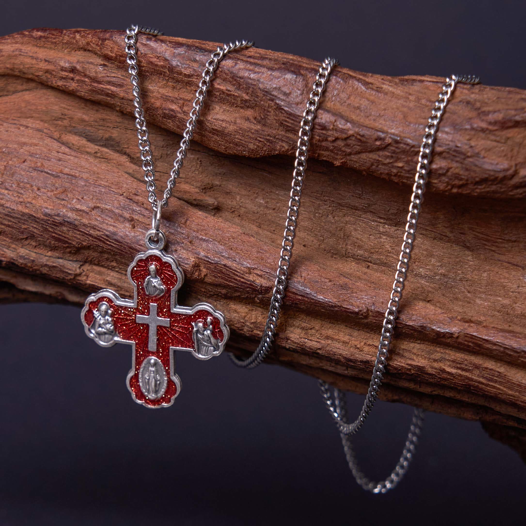 Collar con colgante de aleación de cruz de cuatro vías cinco en uno carmelita de estilo clásico