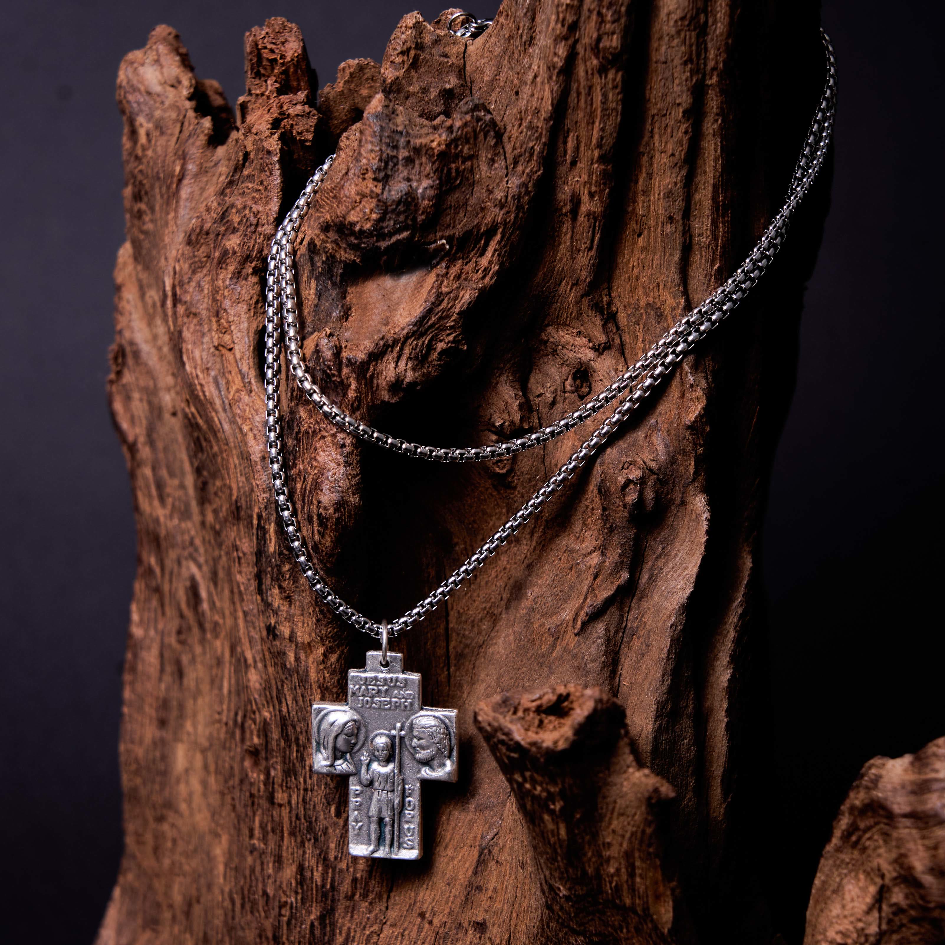 Collar de aleación con colgante de cruz de Jesús, María y José de estilo clásico