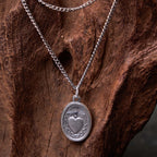 Collar con colgante de cruz y flor del Sagrado Corazón de Jesús de estilo clásico