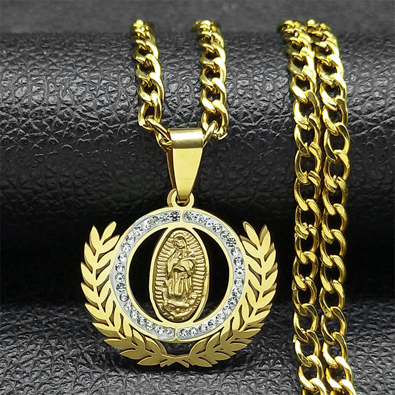 Collar con colgante de rama de olivo de estilo clásico con pedrería de Nuestra Señora de Guadalupe