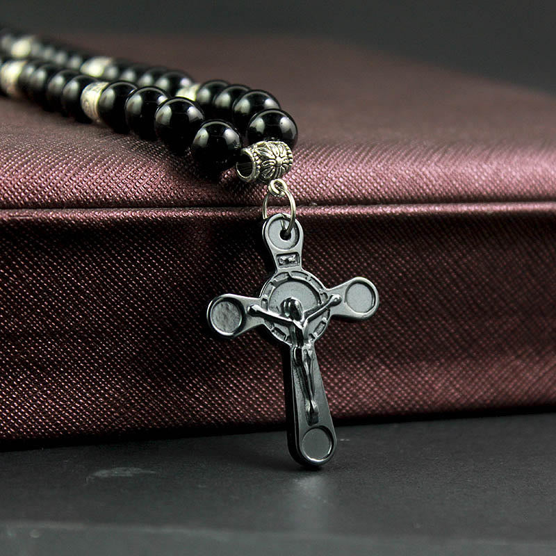 Collar con colgante de cuentas de gálgola negras, estilo retro noble, con crucifijo