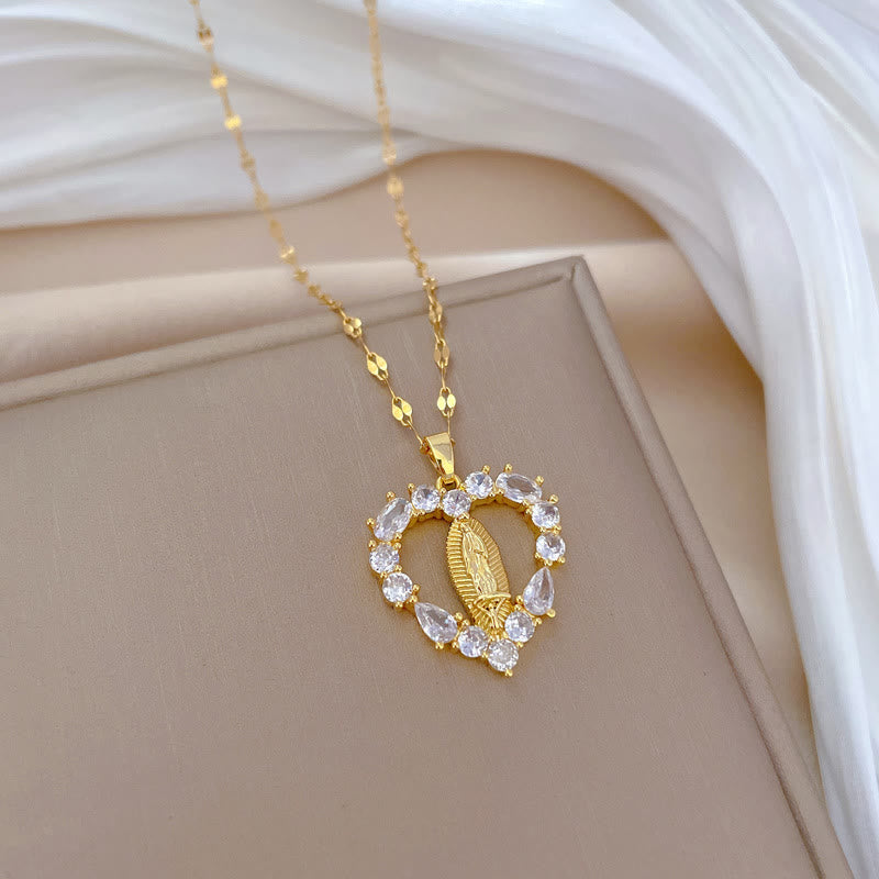 Collar con colgante de Nuestra Señora de Guadalupe, estilo lujo, con incrustaciones de piedras preciosas en forma de corazón