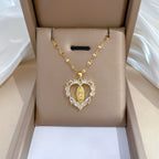 Collar con colgante de Nuestra Señora de Guadalupe, estilo lujo, con incrustaciones de piedras preciosas en forma de corazón