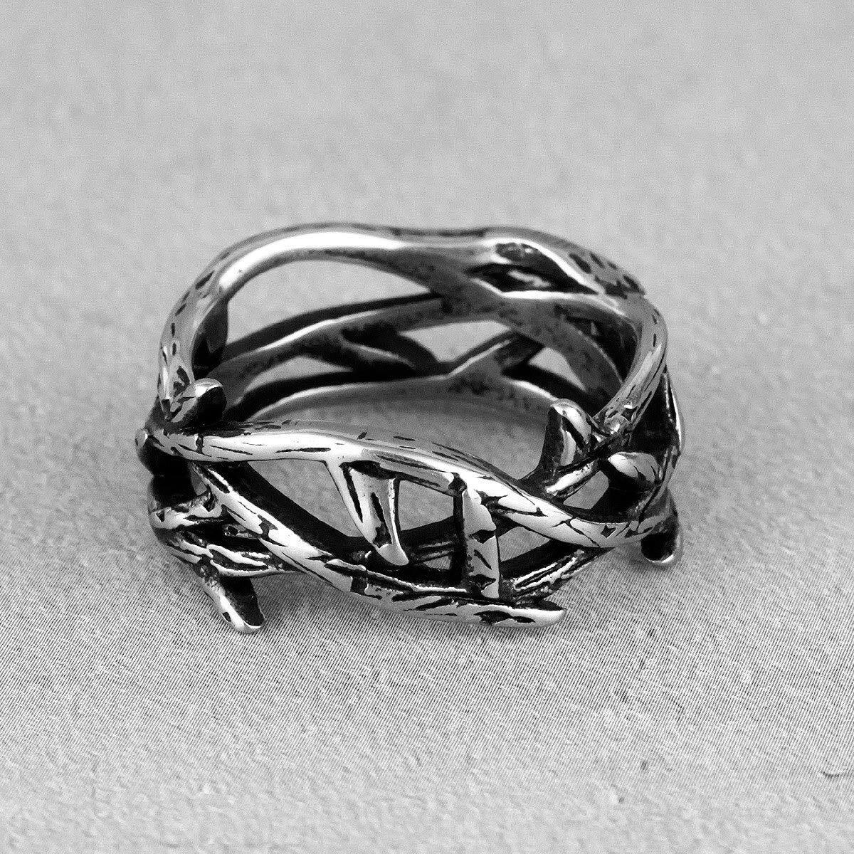 Anillo de acero de titanio con corona de espinas de Jesús de estilo retro, elaborado a mano