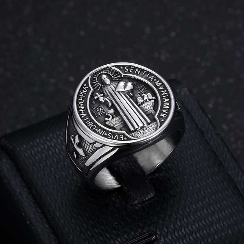 Anillo de acero de titanio clásico retro de protección de la fe de San Benito