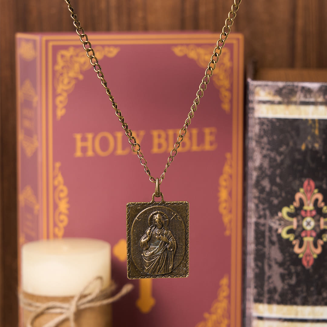 Collar de cruz de bronce con corazón sagrado esculpido de estilo clásico europeo