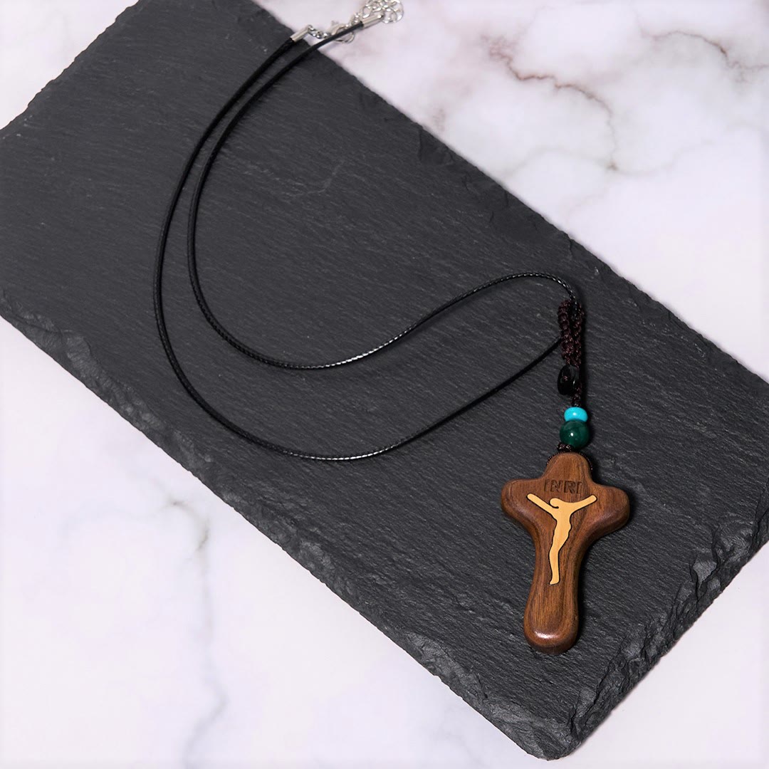 Llavero/Collar con colgante de amuleto de Cruz de Jesús minimalista de sándalo y boj