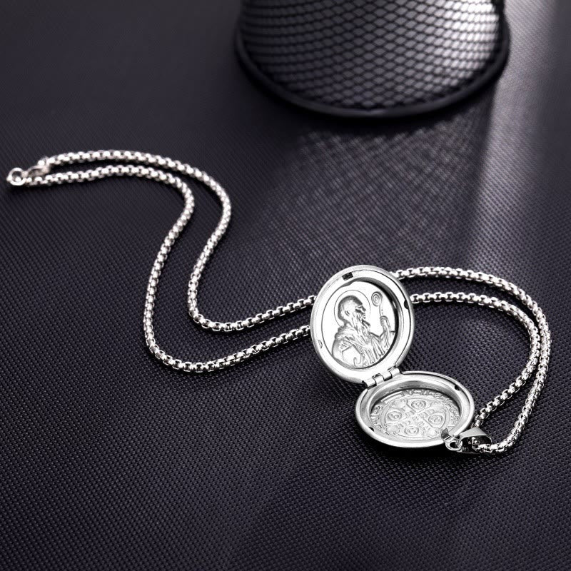 Collar con colgante relicario de doble cara grabado de estilo clásico de San Benito