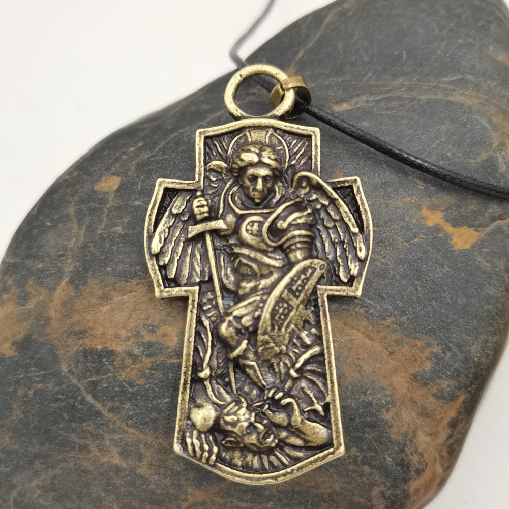 Medalla de San Miguel Arcángel Protégenos Collar con Colgante de Titanio