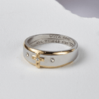 Anillo de aleación con cruz bidimensional de oro, estilo moderno (Hecho en Tierra Santa)