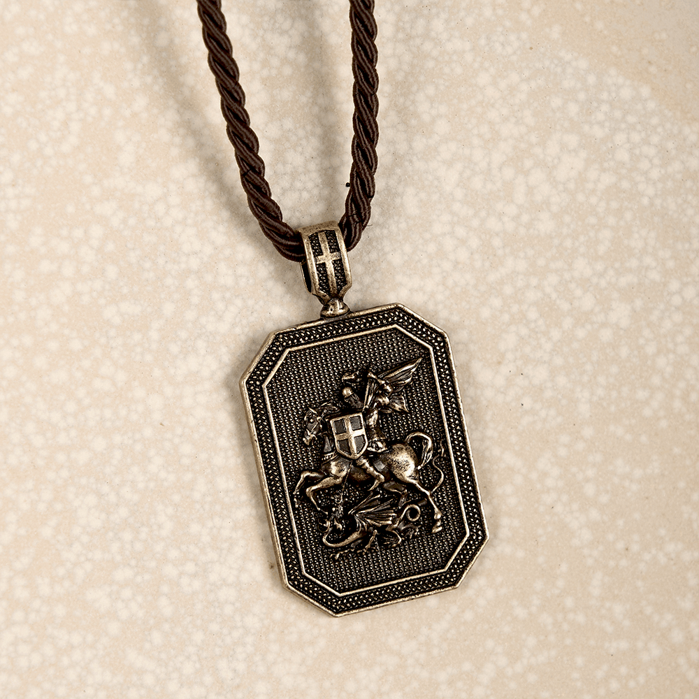 Collar con colgante de San Jorge y el Dragón estilo clásico, con oración de protección