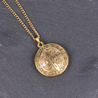 Collar con colgante del símbolo de San Benito, estilo clásico (3 colores)