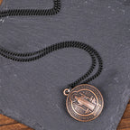 Collar con colgante del símbolo de San Benito, estilo clásico (3 colores)