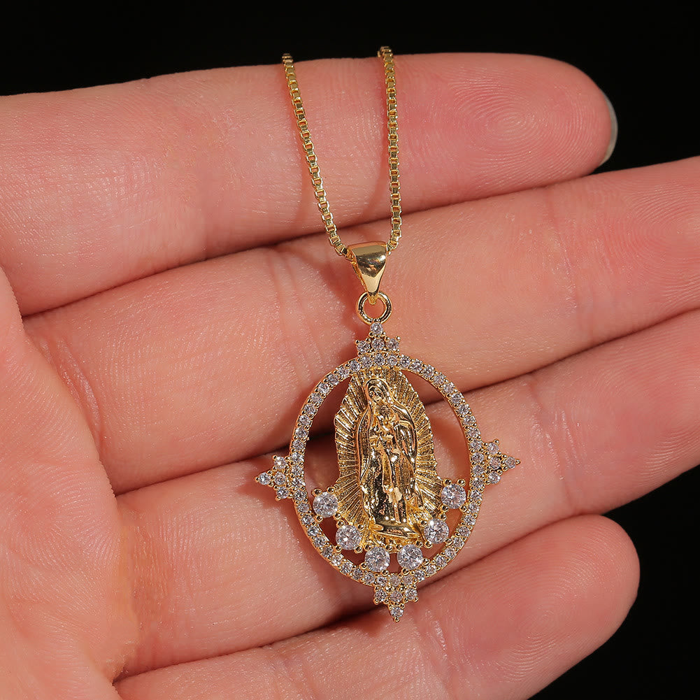 Collar con colgante de gemas de la Virgen de Guadalupe, estilo de lujo