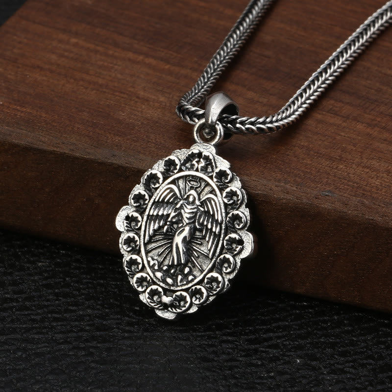 Collar con dije clásico de plata de ley de la Virgen de Guadalupe y San Miguel