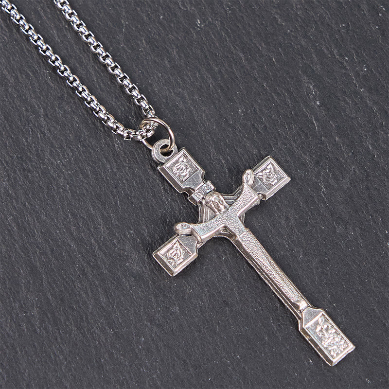 Collar con colgante de crucifijo minimalista y exclusivo de Jesús con rosas