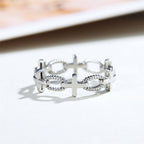 Anillo de fe con cruz grabada de estilo retro minimalista