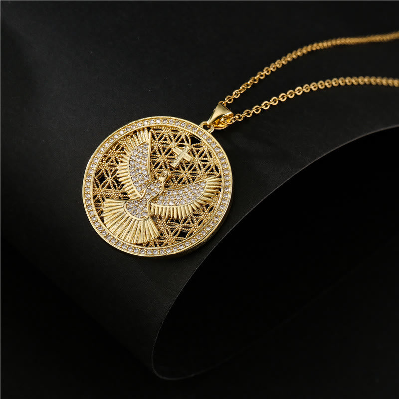 Collar chispeante paloma del Espíritu Santo: un símbolo radiante de fe
