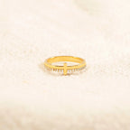 Anillo de plata 925 cruz minimalista "Never Quit": Un símbolo de fe y elevación