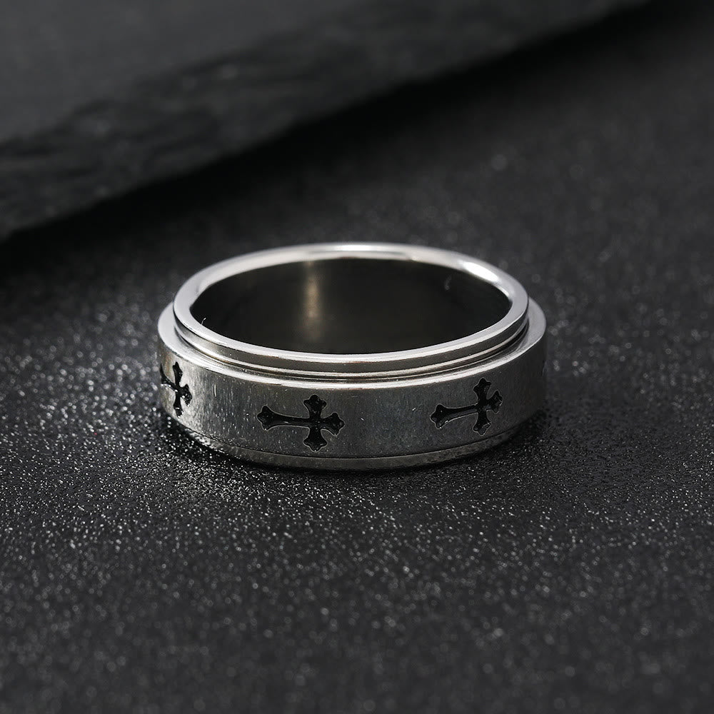 Anillo Cruz Minimalista: El Entrelazamiento de Fe y Moda