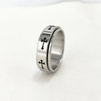 Anillo Cruz Minimalista: El Entrelazamiento de Fe y Moda