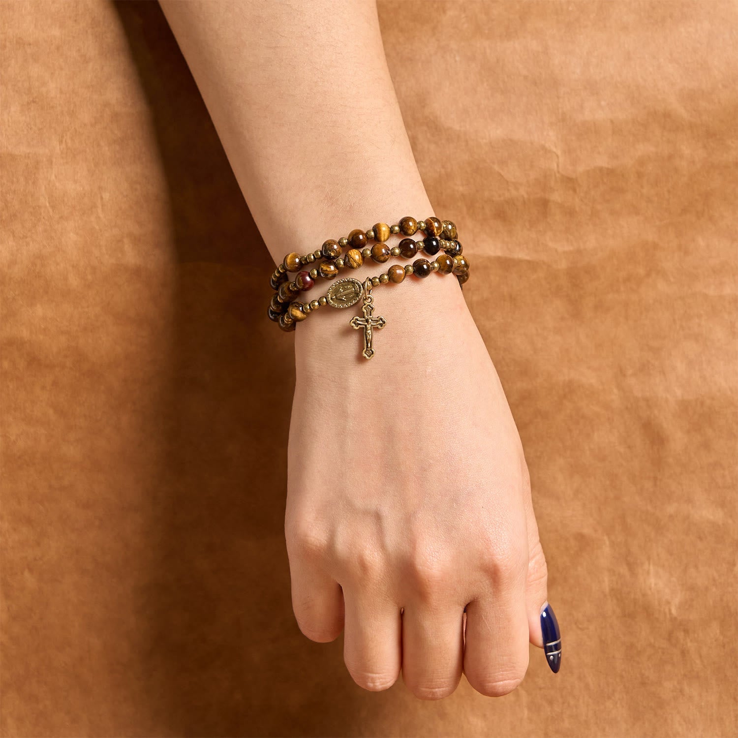 Pulsera elástica de rosario de Ojo de Tigre hecha a mano: Una gema espiritual de doble propósito