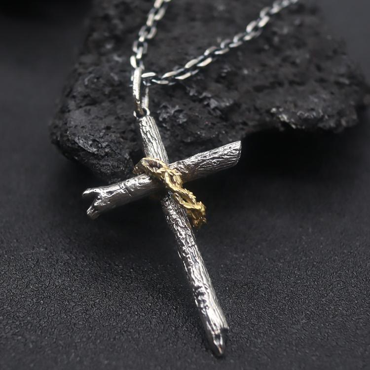 Collar de cruz de espinas de plata de ley 925: un símbolo de fe