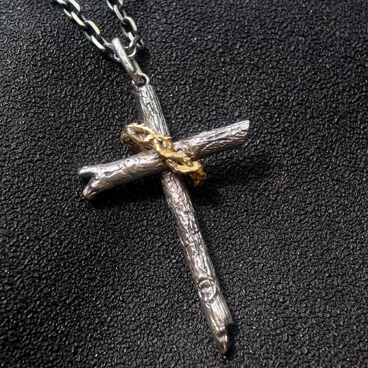 Collar de cruz de espinas de plata de ley 925: un símbolo de fe