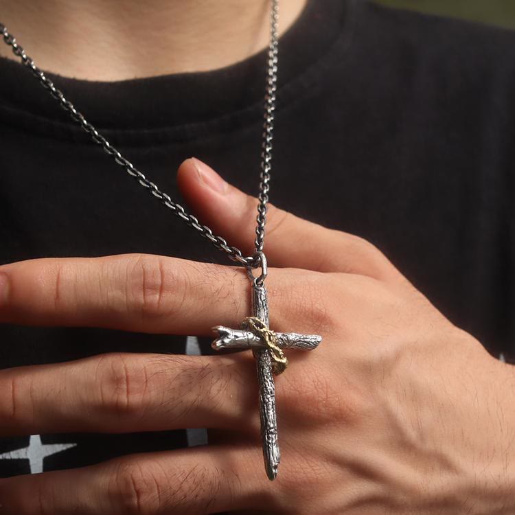 Collar de cruz de espinas de plata de ley 925: un símbolo de fe