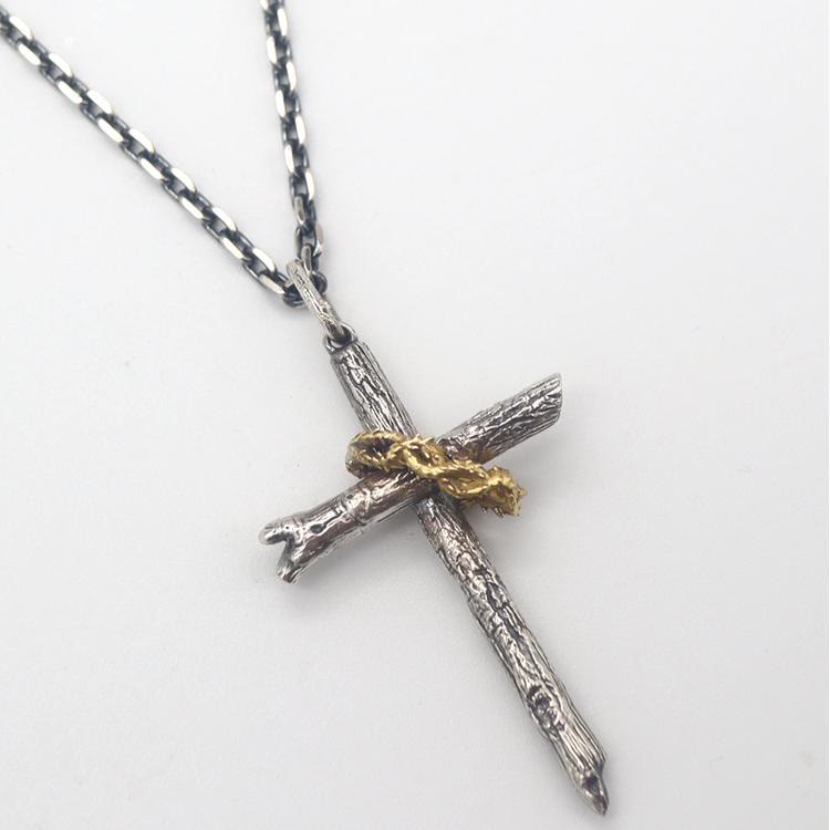 Collar de cruz de espinas de plata de ley 925: un símbolo de fe