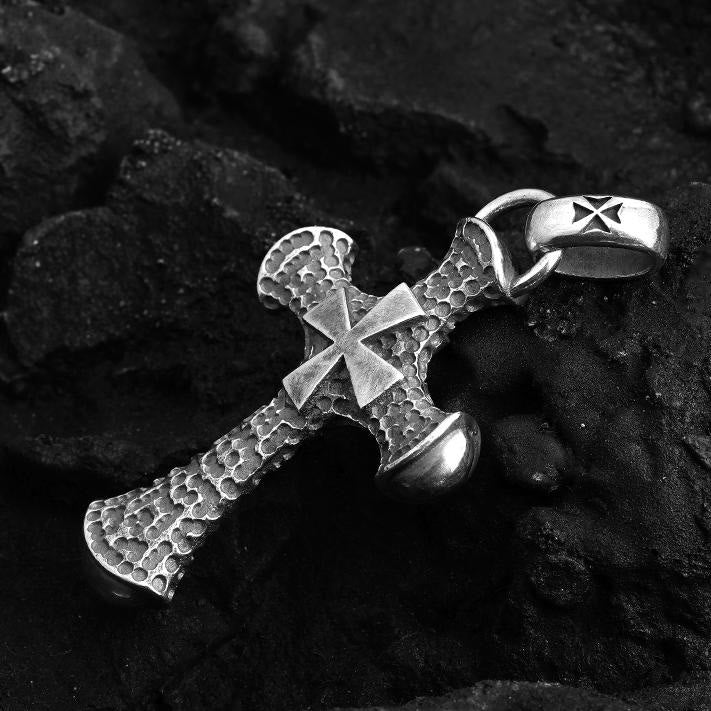 Collar de Crucifijo Clásico y Vintage de Plata de Ley 925: Fusionando la Estética Histórica con la Artesanía Moderna