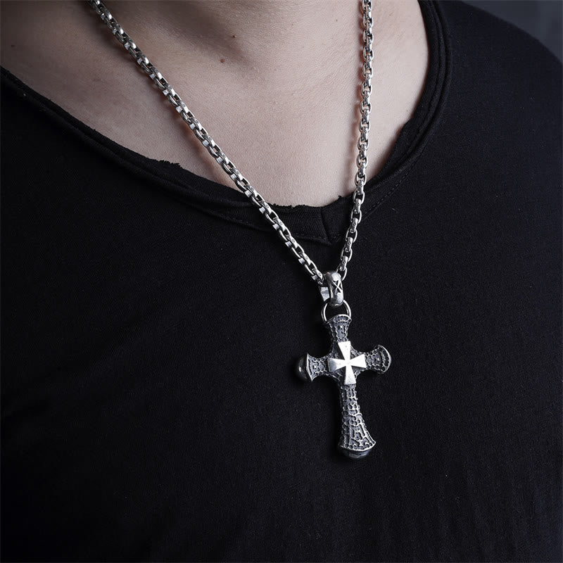Collar de Crucifijo Clásico y Vintage de Plata de Ley 925: Fusionando la Estética Histórica con la Artesanía Moderna