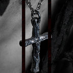 Collar de Plata Esterlina 925 con Cruz Estilo Oscuro: Un Símbolo de Fe
