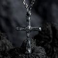Collar de Plata Esterlina 925 con Cruz Estilo Oscuro: Un Símbolo de Fe
