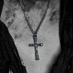 Collar de Plata Esterlina 925 con Cruz Estilo Oscuro: Un Símbolo de Fe