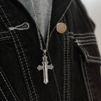 Collar de Crucifijo Clásico y Vintage de Plata de Ley 925 Victoria de la Vida: Emblema del Triunfo Divino